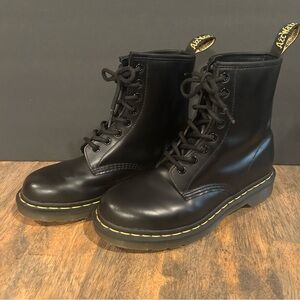 Dr. Martens Women’s Size 7 Leather Lace-Up Boots